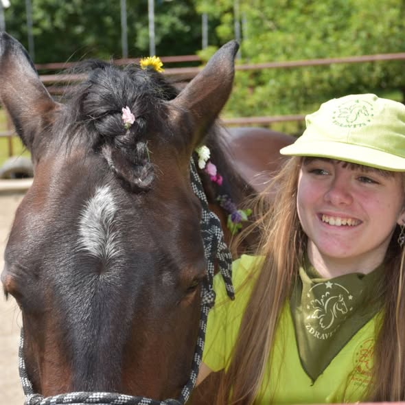 Детски лагер в Конна база „Здравец“ Скра...