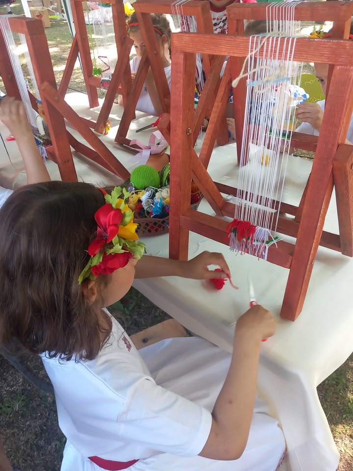 Тъкане родител и дете